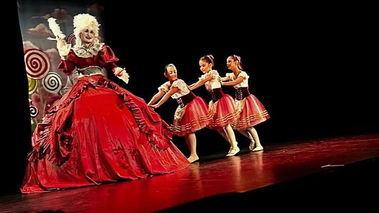 Çocuk balesi dersinden kare (3)
